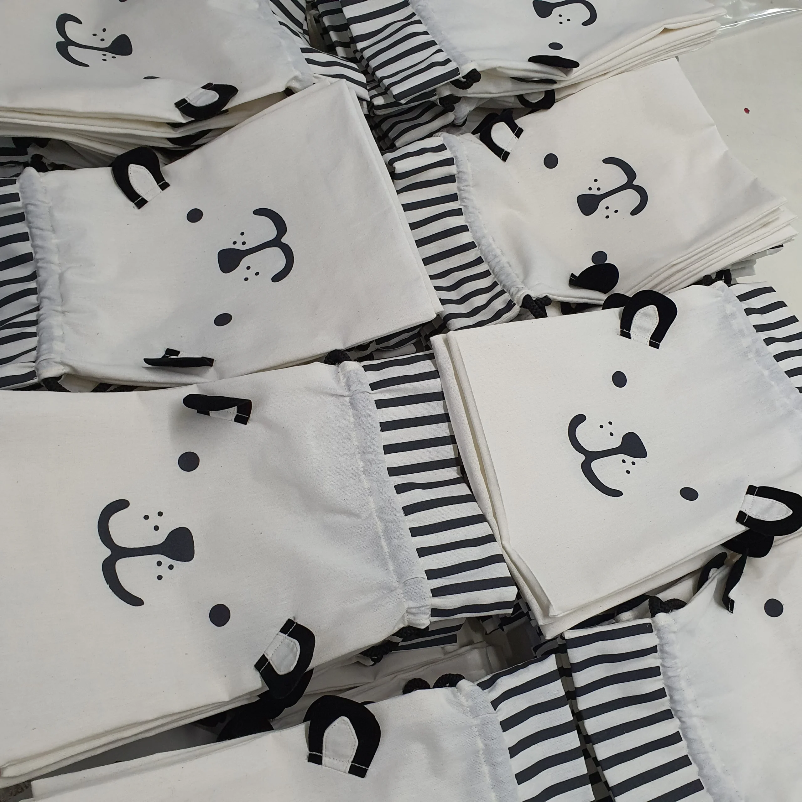 Pouch-Serut-PonPon